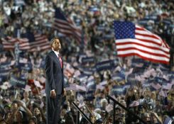 Obama, esta quinta feira no estadio de fútbol americano Invesco Field de Denver