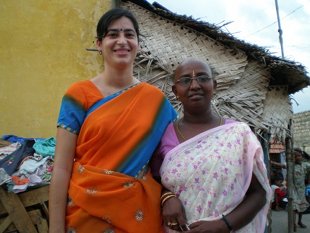 María Reimóndez, nunha das súas viaxes á India