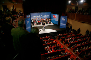 Imaxes do mitin que os socialistas ofreceron este domingo en Noia